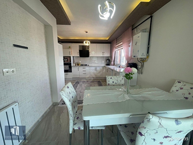 ÖZDEMİR EMLAKTAN MERKEZDE CADDE ÜSTÜNDE MANZARALI 4+1 DAİRE !!! - Görsel 4