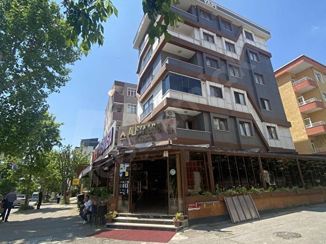 KARTAL PETROL İŞ KIZILAY BULVARINDA SATILIK KATTA TEK 3+1 DAİRE