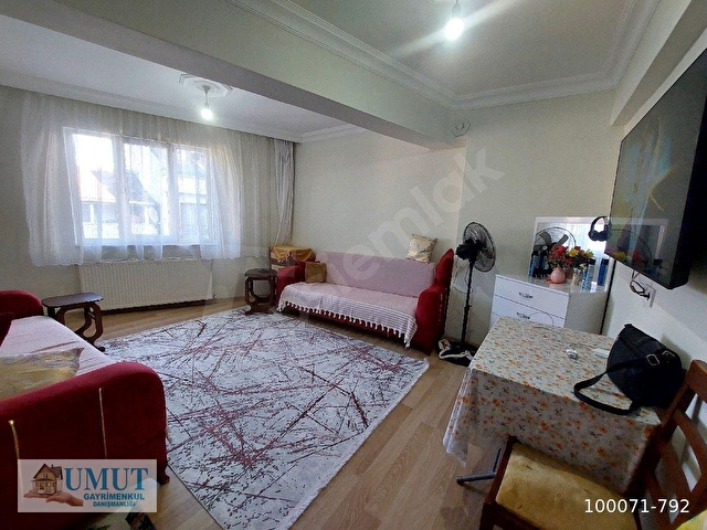 G.O.PAŞA KÜÇÜKKÖY DE SATILIK ACIL  DUBLKS 150M2 2+1alt 2+1 üst KAT METROYA YAKIN YÜRÜME MESAFEDE DIR - Görsel 3