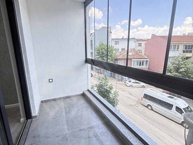 ÇELİKOĞLU YAPI EMLAKTN BURSA CADDESİ ÜSTÜ 150M2 3+1 DAİRE - Görsel 8