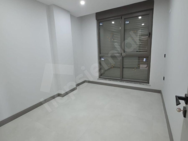 YENİKÖYDE KIRKGÖZ CD. ÜZERİ LÜKS PLAZADA 1+1 KİRALIK OFİS - Görsel 6
