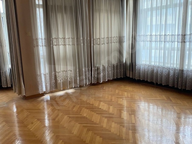 KIZILAYIN EN MERKEZİ YERLERİNDEN MEŞRUTİYET CADDESİNDE,3 CEPHELİ,BOŞ,165 M2,ASANSÖRLÜ ,3.KAT,4+1 - Görsel 11