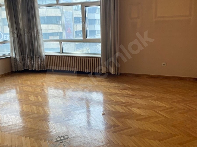 KIZILAYIN EN MERKEZİ YERLERİNDEN MEŞRUTİYET CADDESİNDE,3 CEPHELİ,BOŞ,165 M2,ASANSÖRLÜ ,3.KAT,4+1 - Görsel 7