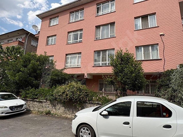 AZAK SOKAKTA MOBİLYALI EŞYALI 2+1 KOMBİLİ DAİRE