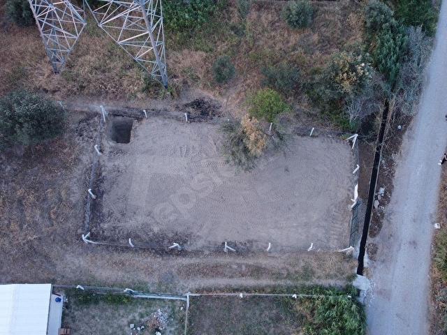 MENEMEN BELENDE 224 M2 ETRAFI ÇEVRİLİ TARLA - Görsel 11