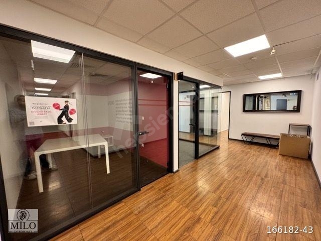 MASLAK ANA CADDE ÜZERİ DEKORASYONLU 1300 M2 OFİS - Görsel 29