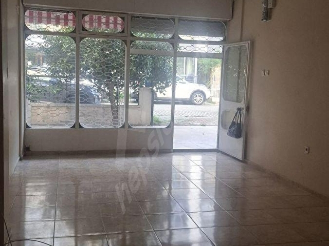 Karşıyaka Bahriye Üçok Yakını Wc li  Kiralık Dükkan - Görsel 2
