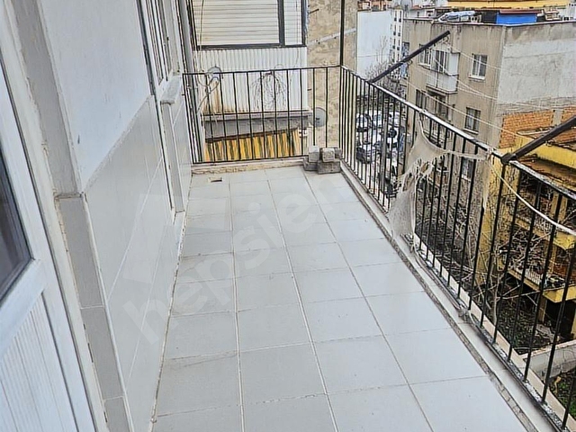 DEĞİRMENÖNÜ/ÇAYBAŞI CADDESİNDE ASANSÖRLÜ ARAKAT DAİRE KİRALIK - Görsel 9