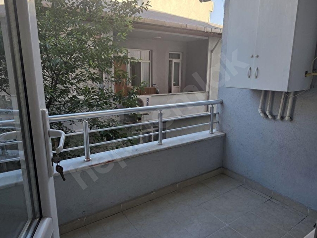 Körfez Güney Mahallesinde Kiralık 3+1 Arakat Daire - Görsel 13
