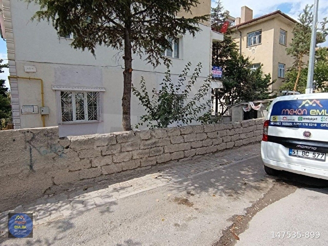 MEKAN GAYRIMENKULDEN HASAN ŞAHAN MAHALLESİNDE 3  KATLININ 2. KATINDA 3+1 DAİREE