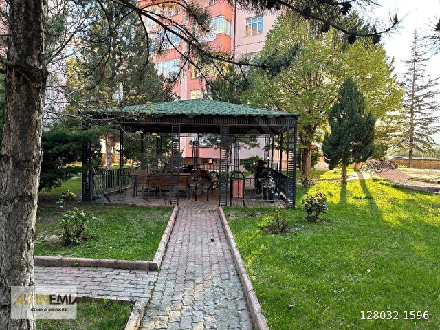 Meram Kozağaçta Park Manzaralı Arakat 3+1 Satılık Daire - Görsel 2