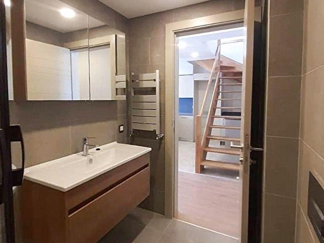 Şişli Genç Binada 2+1 Satılık Dubleks Daire