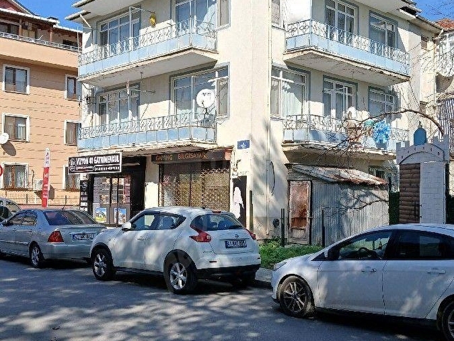 ÇARŞI MERKEZ 200M2 ARSA İÇİNDE 2 DAİRE 2 DÜKKAN HAZIR KİRACILI PTT KARŞISI VİZYON41 GAYRİMENKUL - Görsel 3