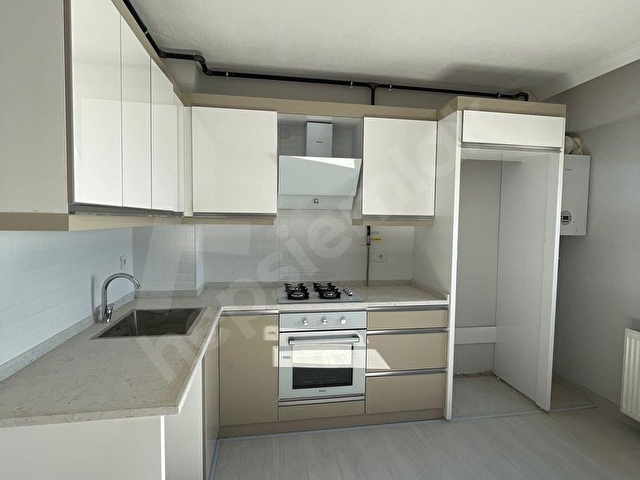 Çiğlide Kiralık 1+1 klima doğalgaz ankastre  asansör balkon izbana 6 - 7 dk sıfır daire