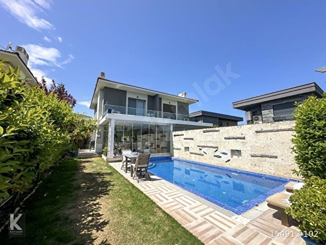 ALAÇATIDA MÜSTAKİL HAVUZLU 4+1 MODERN VİLLA