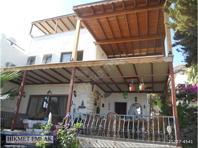 Bodrum Da Hikmet Ten Gundoganda Site Ici Sezonluk Dublex 15227 4541 Hurriyet Emlak
