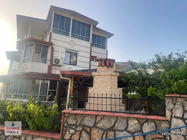 MUHTEŞEM DENİZ MANZARALI BAHÇELİ ÖNÜ AÇIK KÖŞE KONUM LÜKS VİLLA - Görsel 9