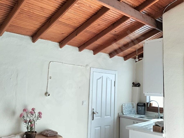 Alaçatı merkez de satılık eski taş ev - Görsel 15