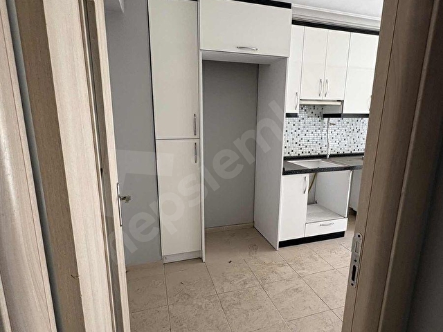 EBEVEYN BANYOLU ASANSÖRLÜ ÇİFT CEPHE ARA KAT GENİŞ DAİRE - Görsel 14
