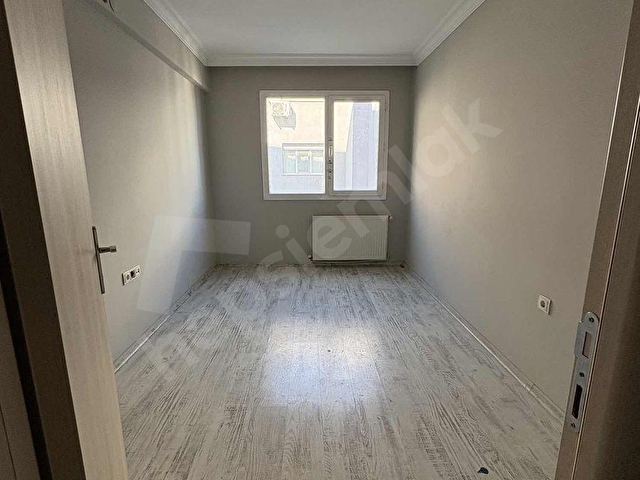 EBEVEYN BANYOLU ASANSÖRLÜ ÇİFT CEPHE ARA KAT GENİŞ DAİRE - Görsel 26