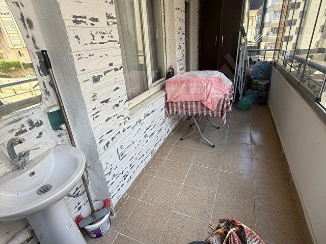 AKTİFTEN MUHTEŞEM KONUMDA GÜVENEVLERDE SATILIK 2+1 DAİRE - Görsel 10