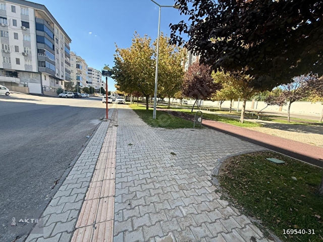 AKTİFTEN MUHTEŞEM KONUMDA GÜVENEVLERDE SATILIK 2+1 DAİRE - Görsel 21