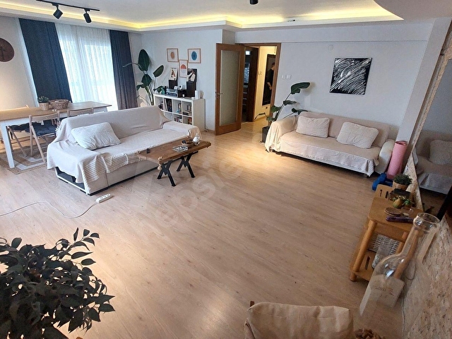 BOSTANLIDA DENİZE VE İZBANA YÜRÜME MESAFESİNDE 3+1 DAİRE - Görsel 4