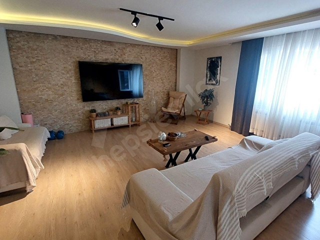 BOSTANLIDA DENİZE VE İZBANA YÜRÜME MESAFESİNDE 3+1 DAİRE - Görsel 5