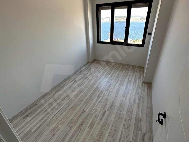 Yenifoça da Panoramik Deniz Manzaralı Havuzlu Lüks 4+1 Villa - Görsel 21