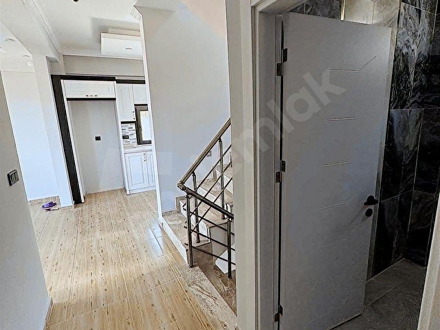 Yenifoça da Panoramik Deniz Manzaralı Havuzlu Lüks 4+1 Villa - Görsel 6