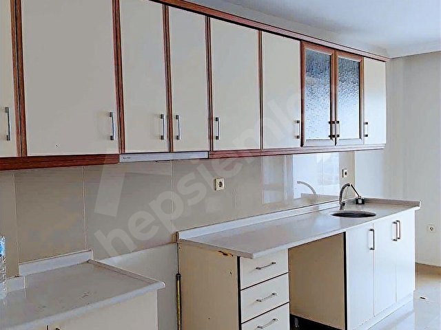 YAŞAMKENTİN EN MERKEZİ KONUMUNDA GÜLBENG SİTESİNDE 4+1 DAİRE - Görsel 5