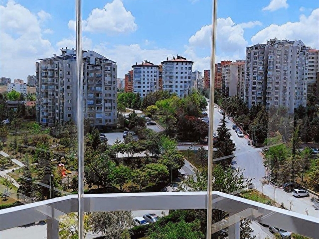 YAŞAMKENTİN EN MERKEZİ KONUMUNDA GÜLBENG SİTESİNDE 4+1 DAİRE - Görsel 9