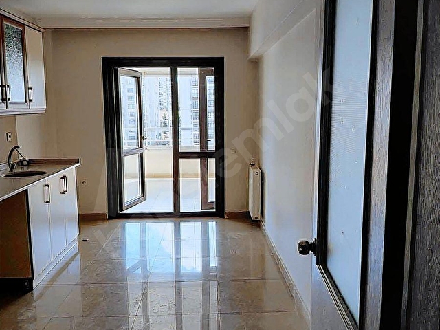 YAŞAMKENTİN EN MERKEZİ KONUMUNDA GÜLBENG SİTESİNDE 4+1 DAİRE - Görsel 6