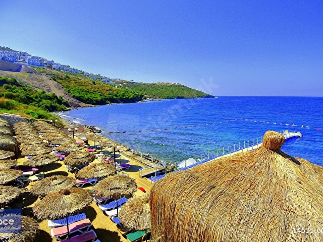 BODRUM BEACH RESORT ÖZEL PLAJLI SİTEDE FULL MOBİLYA ve BEYAZ EŞYALI BÜYÜK TİP HAVUZBAŞI DAİRE - Görsel 4
