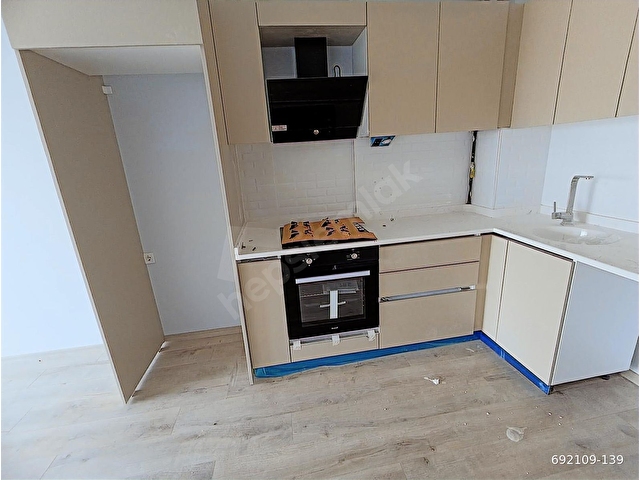 AYBÜ Yakını Cadde Üzerinde Kiralık Lüks 1+1 Daire - Görsel 9