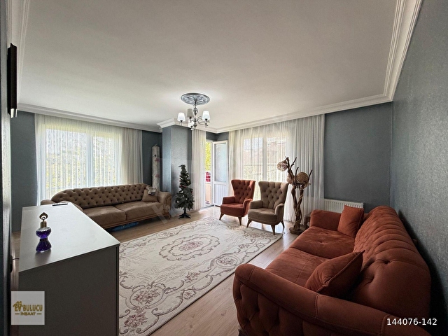 ANA CADDE YANI KREDİ LİMİTSİZ 3+1 GENİŞ BOŞ ARAKAT DAİRE !!