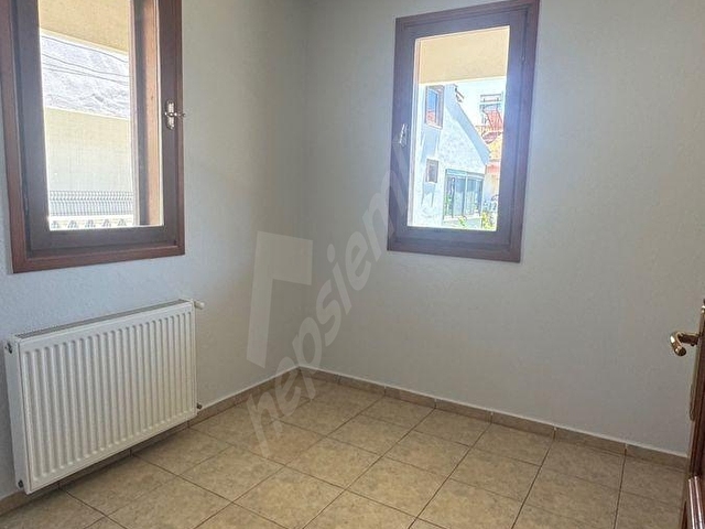 Burhaniye İskele Mh.de Kiralık Kaloriferli 4+1Triplex Villa, Dilek Emlak’dan - Görsel 20