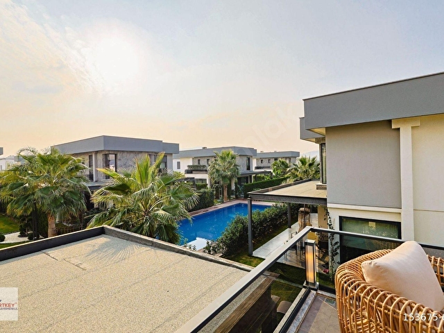Premium Mülk Uzmanından Güzelbahçede Satılık Villa - Görsel 5