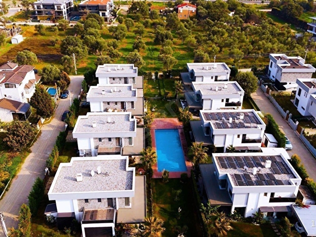 Premium Mülk Uzmanından Güzelbahçede Satılık Villa - Görsel 11