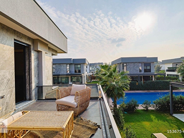 Premium Mülk Uzmanından Güzelbahçede Satılık Villa - Görsel 9