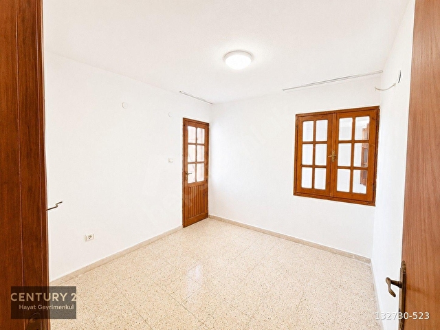 Çeşme Çiftlikköyde Teraslı ve Deniz Manzaralı 2+1 Villa - Görsel 12