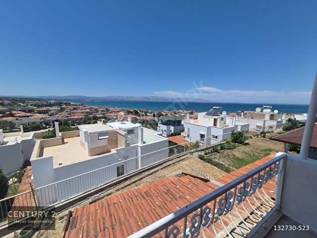 Çeşme Çiftlikköyde Teraslı ve Deniz Manzaralı 2+1 Villa - Görsel 18