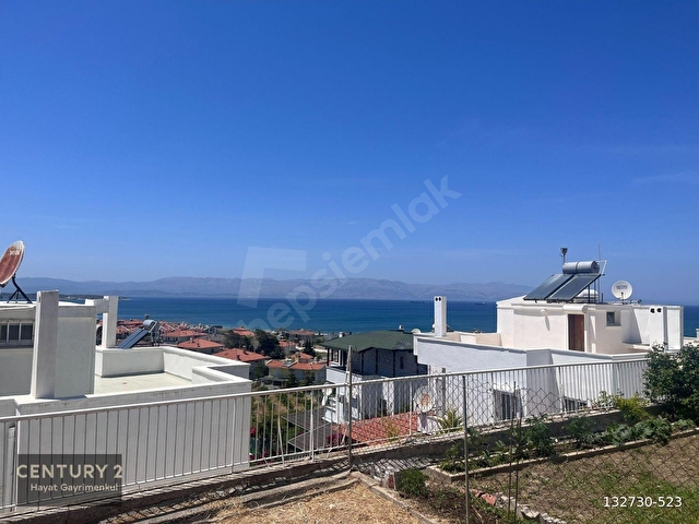 Çeşme Çiftlikköyde Teraslı ve Deniz Manzaralı 2+1 Villa - Görsel 7