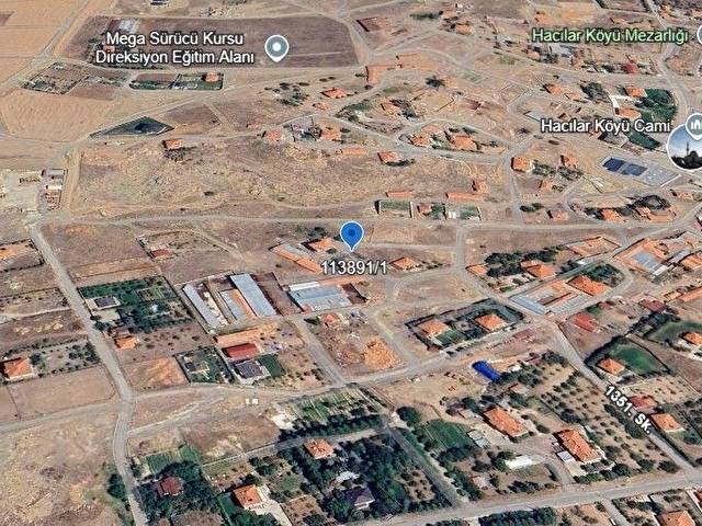 İNCEK HACILAR DA GÖL MANZARALI 500 m² SATILIK KÖŞE PARSEL E:0,50