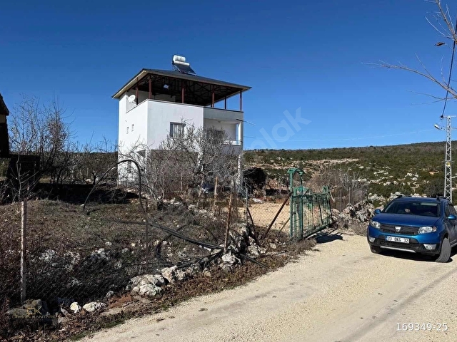 ASLANLI MAHALLESİNDE 2,5 KAT DUBLEX VİLLA VE YETİŞKİN BAHÇESİ - Görsel 2
