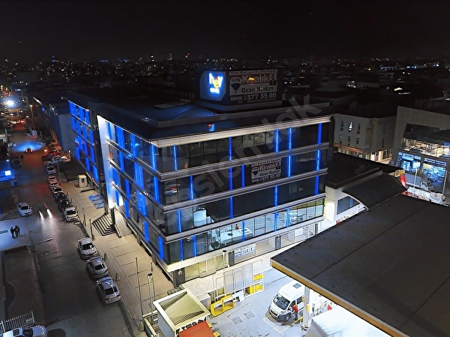 Şerifali Ticaride İskanlı Prestijli Tek Katta 1200 M2 Plaza Katı - Görsel 15