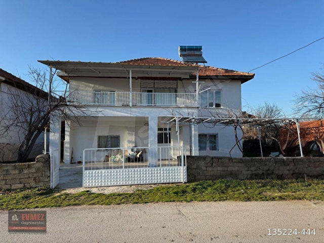 BURDUR-BUCAK-UĞURLU KÖYÜNDE SATILIK 2 KATLI MÜSTAKİL EV