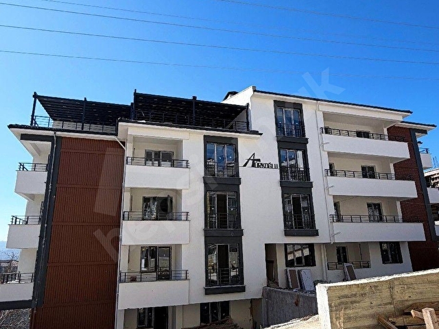 EFE EMLAKTAN SATILIK... MERKEZ MAHALLESİNDE SATILIK SIFIR 3+1 EBEVEYN BANYOLU ÇİFT BALKONLU DAİRELER