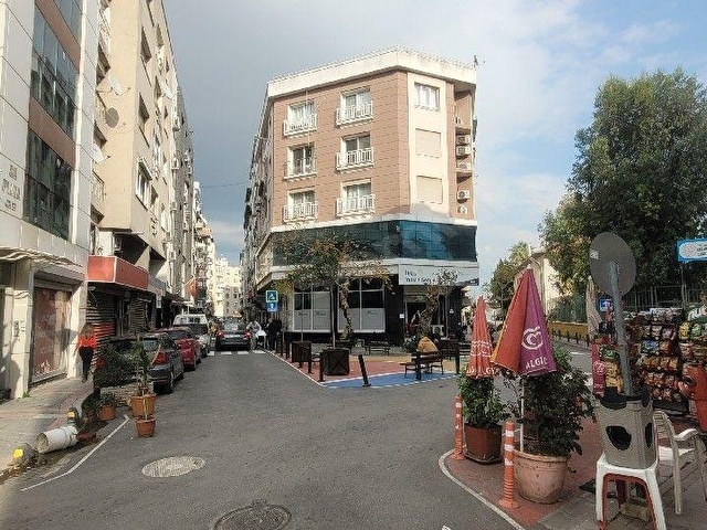 fırsat alsancak kahramanlar izban yakını mobilyalı 1+1  bahçeli fırsat dairesi