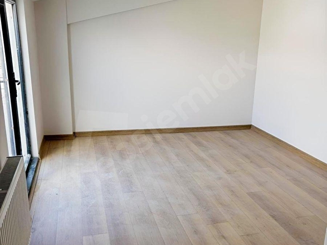 Gazi Hastanesi Yakını Sıfır Binada 2 Banyolu Açık Teraslı 3+1 - Görsel 24